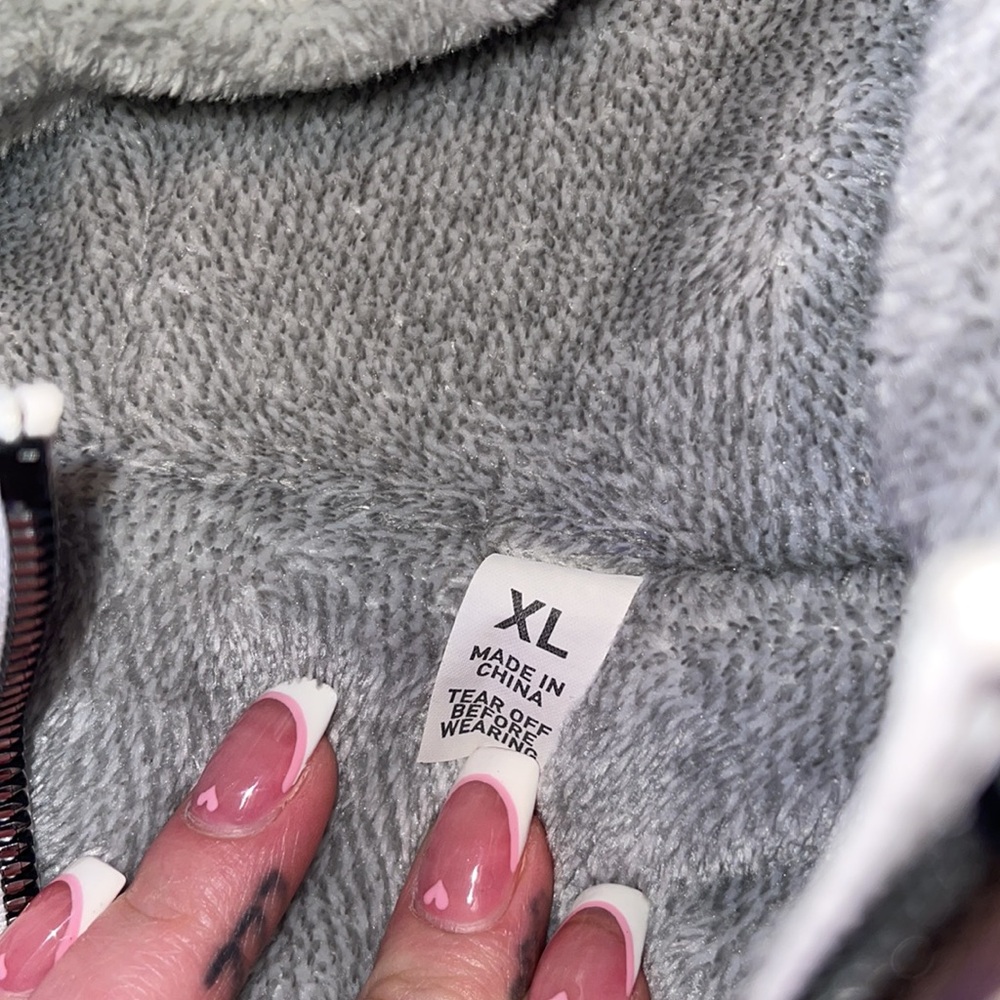Super cute cinched waist white coat with fur inside - Picture 5 of 8